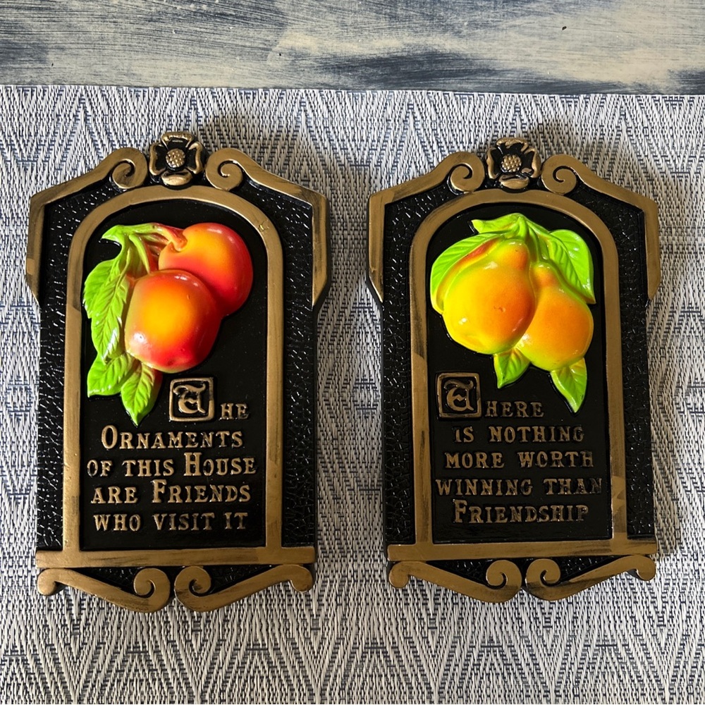 2 VINTAGE 3-D FRUIT WALL PLAQUES CHALKWARE 1971 MILLER STUDIO Pear Apple